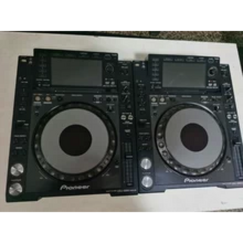Turntables Manufacturer - Pioneer CDJ2000NEXUS Pair Fully Functional in Good Condition