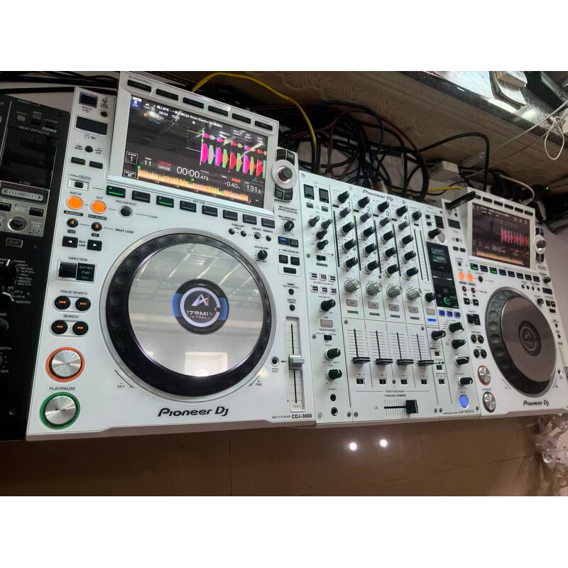 DJ Equipment Set Manufacturer - Pioneer DJ CDJ-3000-W White Limited Edition + DJM-900NXS2 White