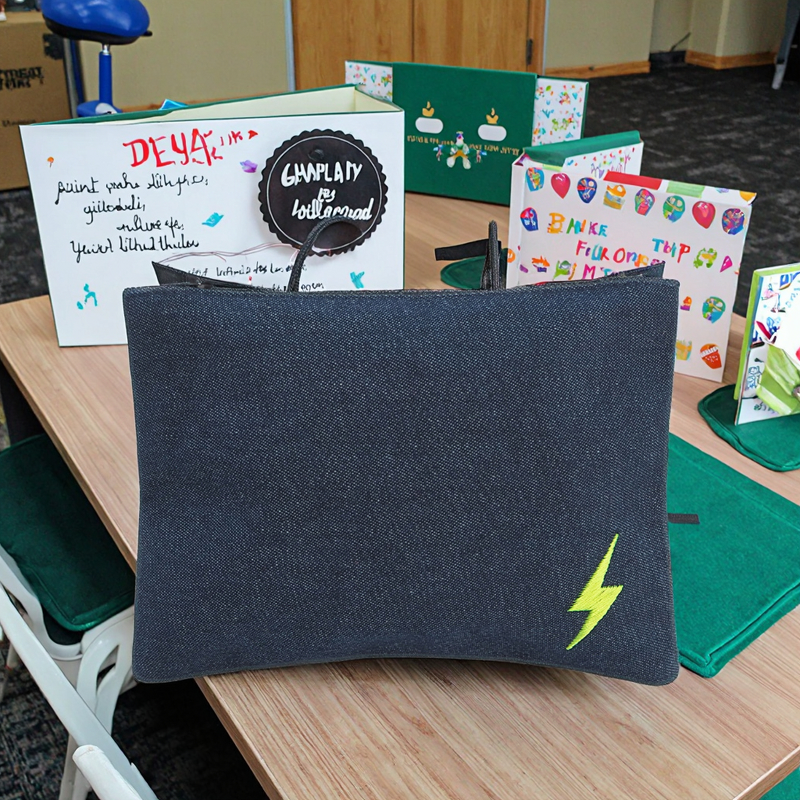 Drawstring Bag Manufacturer - Linen Embroidered Zipper Classic Candy Gift Pouch