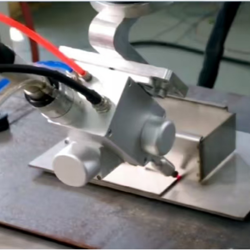 Laser Welding Head Manufacturer - SUP26A 3000W Swing Gun Metal Material Welding