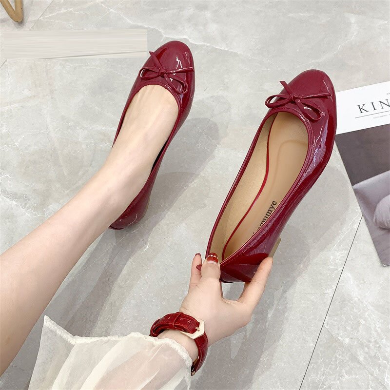 Women's Low Heel Shoes Manufacturer - New Hot-selling Patent Leather Low Platform Heels