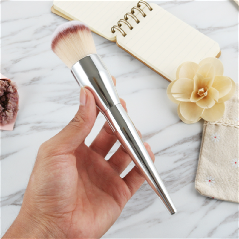 Professional Makeup Set Manufacturer - OEM 1pcs Soft Fluffy Electroplated Handle