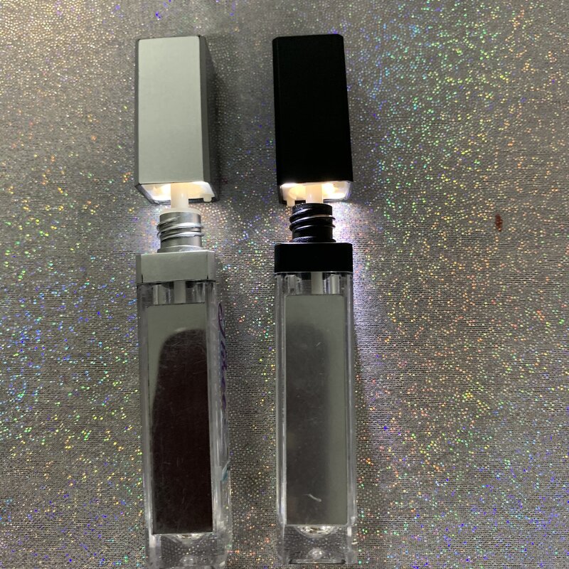 LipGloss Packaging Manufacturer - Personalized Pink LED Light with Mirror, Empty Plastic Bottle, Custom Logo