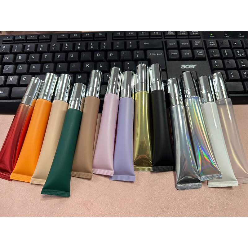 Cosmetic Packaging Manufacturer - Empty Lipoil Lip Gloss Tube, Zinc Alloy Applicator, PE Plastic, Custom