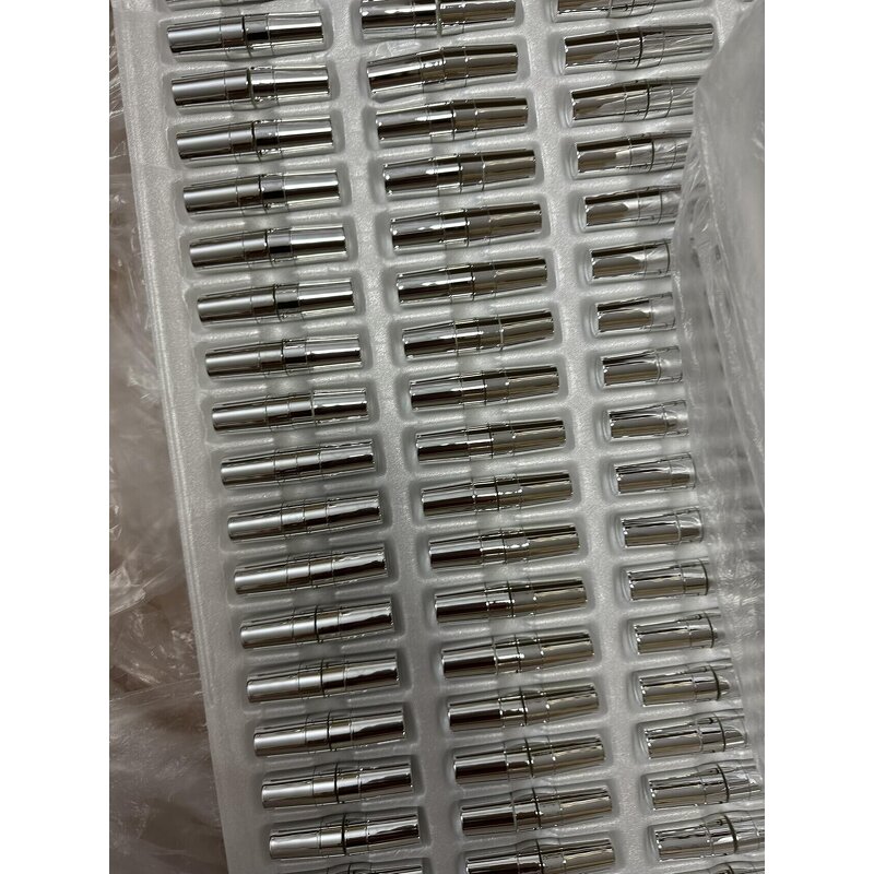 Cosmetic Packaging Manufacturer - Empty Lipoil Lip Gloss Tube, Zinc Alloy Applicator, PE Plastic, Custom