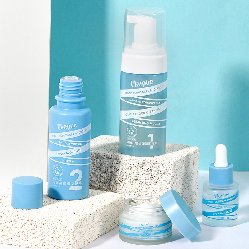 Skin Care Set Manufacturer - 4 Piece Whitening Delicate Face Lotion Smooth Refreshing Cream