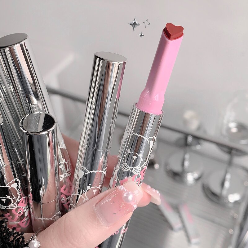 Lip Gloss Manufacturer - High Pigment Long-lasting Non-Stick Glossy Moisturizing Volumizing & Wholesale Private Label