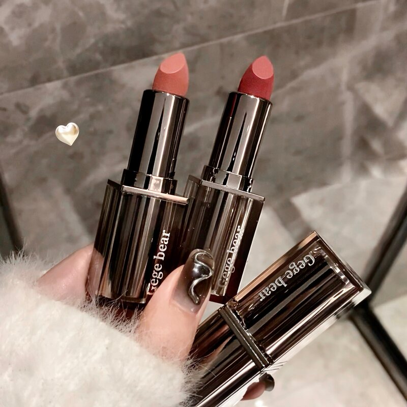 Lip Gloss Manufacturer - Matte Nude Color Lasting Moisturizing Waterproof & Customizable