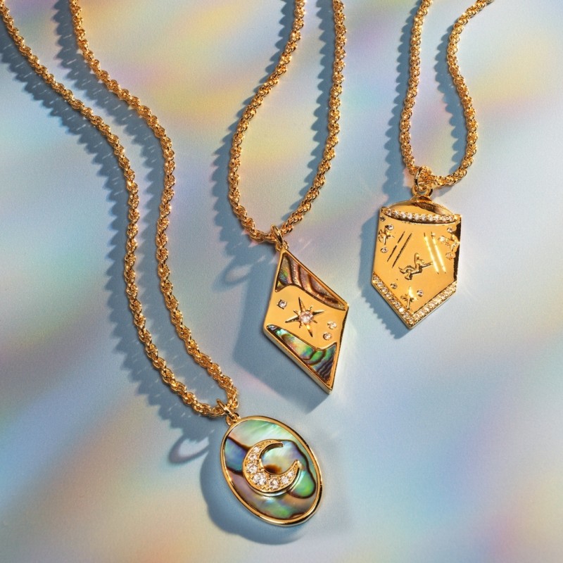 Moon Star Necklace Factory - 18k Gold Plated Geometric Shell Pendant