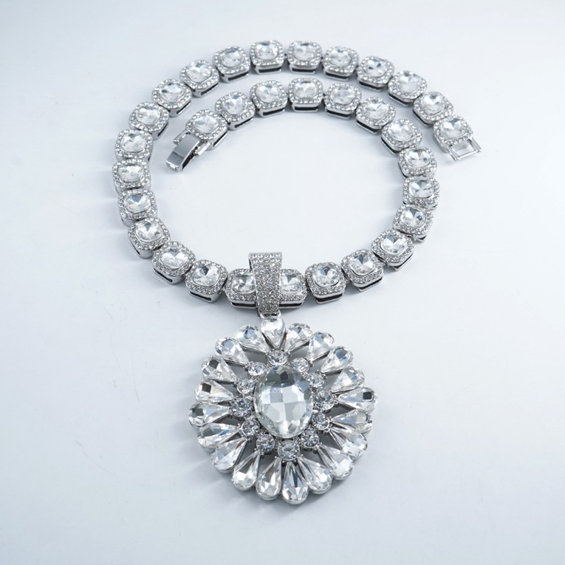 Sunflower Pendant Manufacturer - Colorful Rhinestone Women Necklace