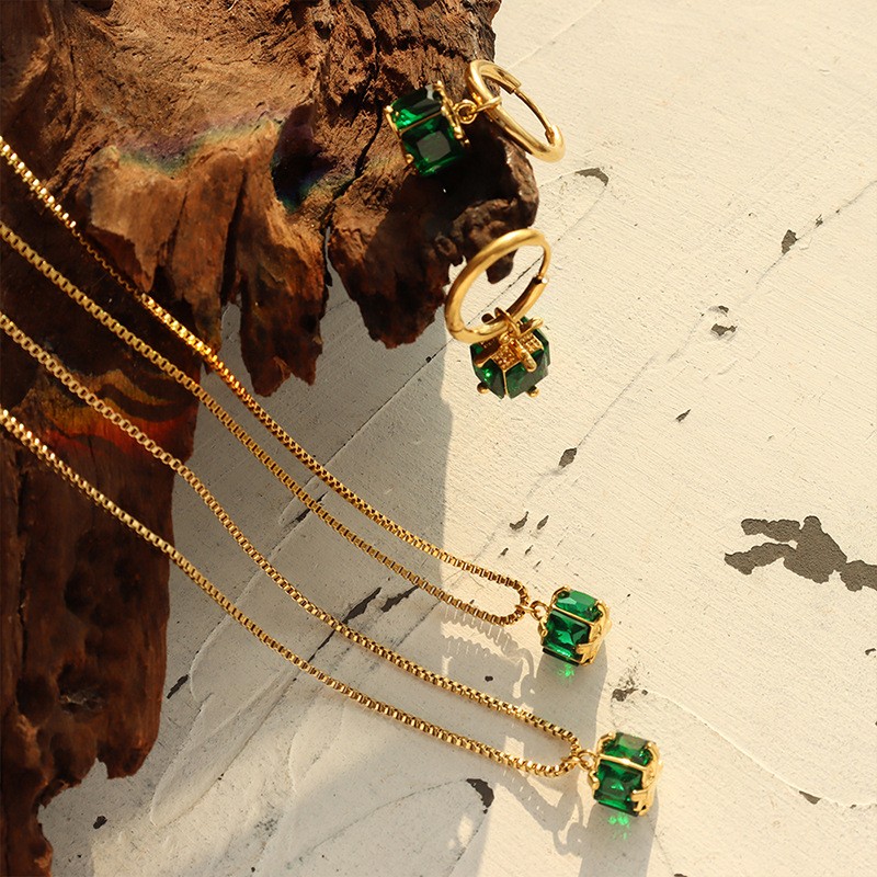 Emerald Set Factory - Niche Design Luxurious Titanium Steel Emerald Zircon Necklace Earrings Set