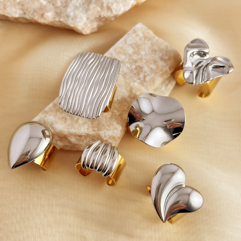 Color Ring Manufacturer - New Stainless Steel Plated 18K Gold Color Ring Waterproof Titanium Steel