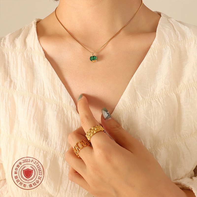 Emerald Set Factory - Niche Design Luxurious Titanium Steel Emerald Zircon Necklace Earrings Set