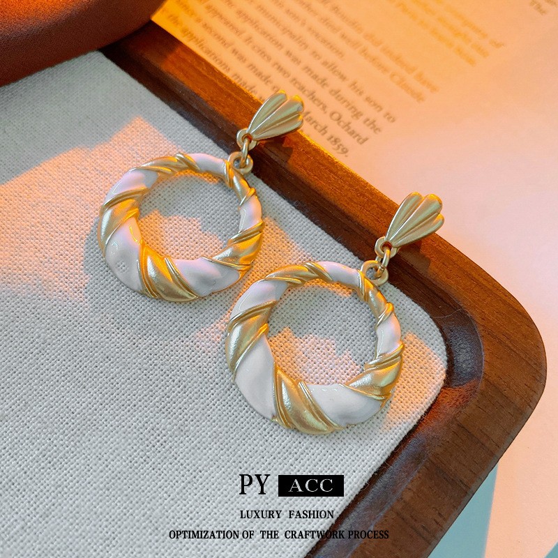 Silver Earrings Manufacturer - Hypoallergenic Silver Needle Retro Geometric Twist Drop Oil Earrings
