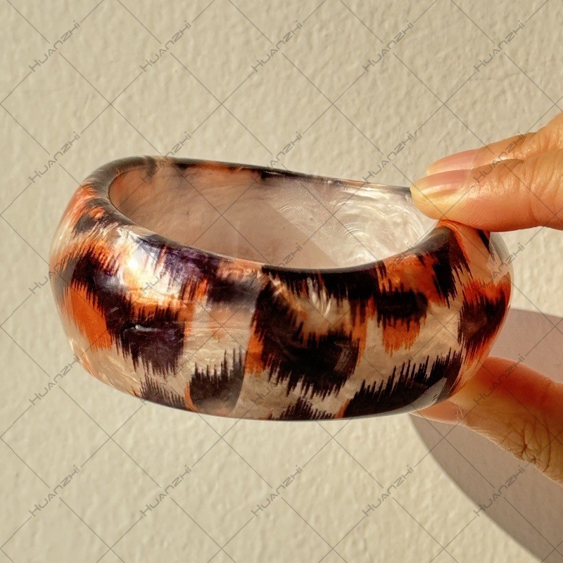 Acrylic Bracelet Supplier - Wholesale Fashion Minimalist Leopard Print Geometric Bangle for Women