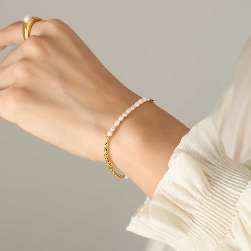 Pearl Bracelet Supplier - Non-fade Fresh Water Pearl OT Buckle Titanium Steel 18K Gold Bracelet