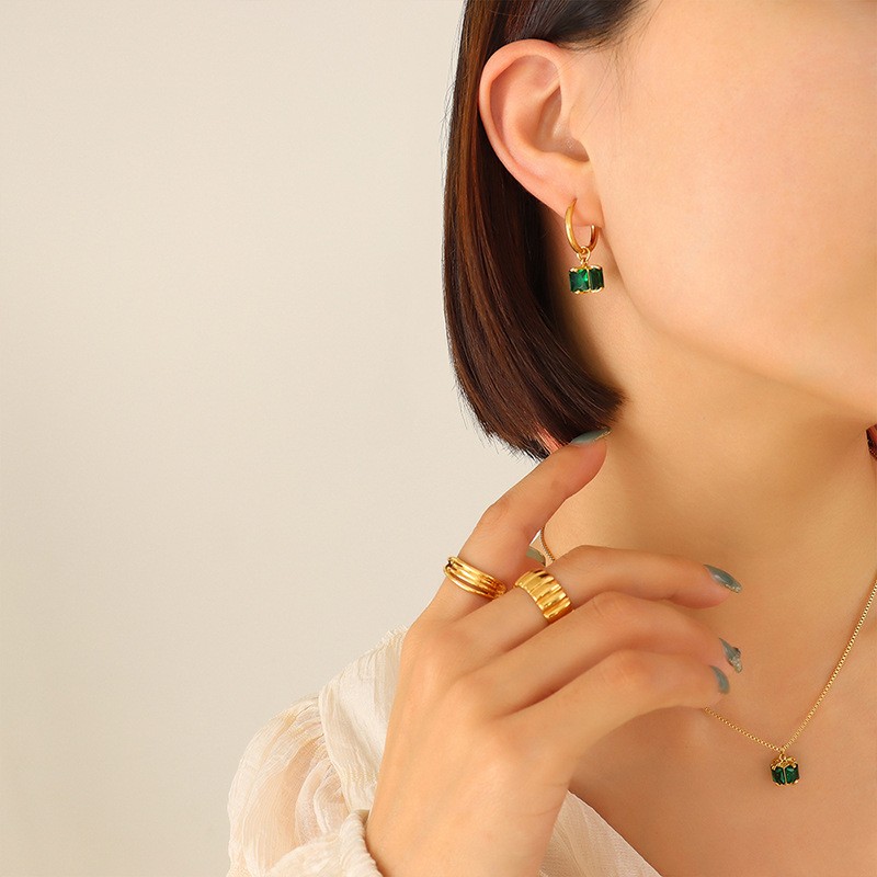 Emerald Set Factory - Niche Design Luxurious Titanium Steel Emerald Zircon Necklace Earrings Set