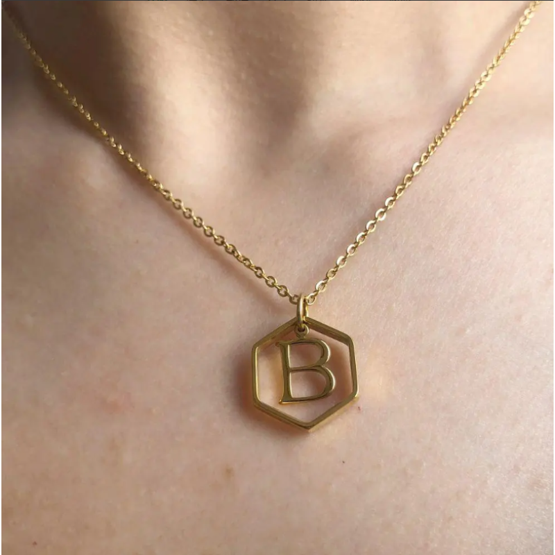 Round Disc Necklace Manufacturer - Trendy Round Disc Coin Pendant Necklace Initial Letter a to Z Engraved Charm Gift