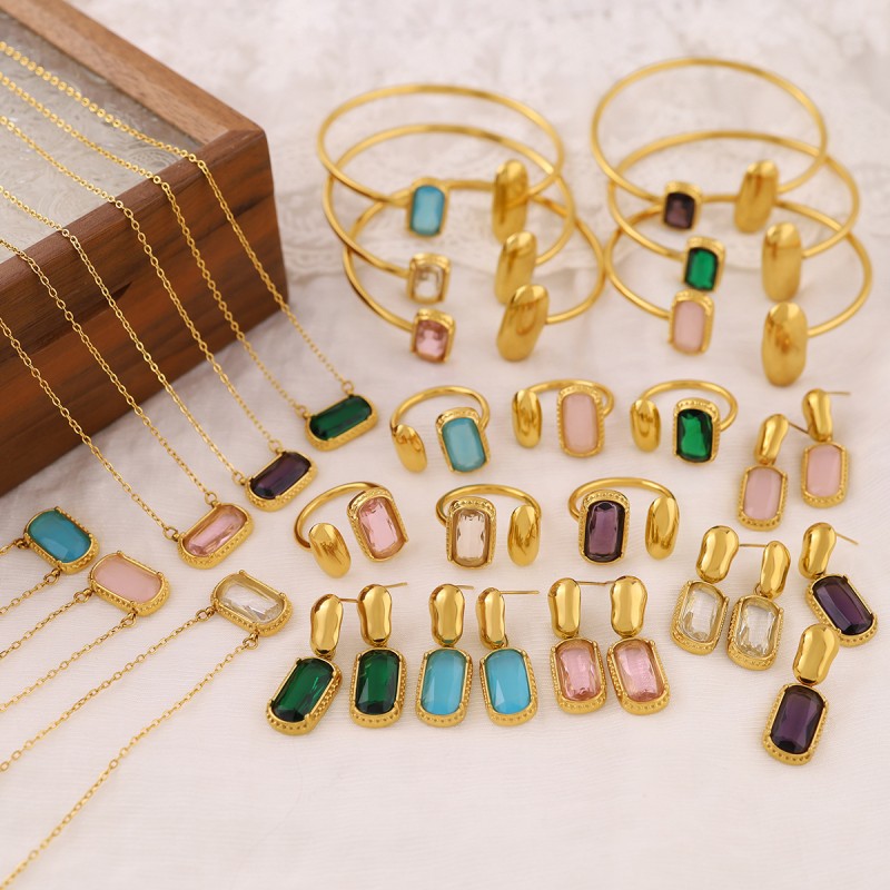 Letter Set Supplier - Fashion Titanium Steel 26 Letter Inset Zirconia Jewelry Set PVD Gold Color Preserved