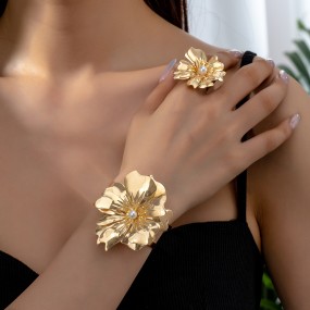 Flower Leaf Set Manufacturer - Fashion Alloy Metal Gold Color Flower Leaf Big Bracelet Party Wedding Open Adjustable