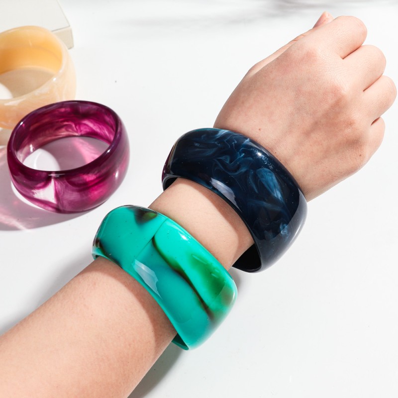 Bohemian Bracelet Factory - Casual Bohemian Wide Bracelet Irregular Geometric Shape Resin Chunky Acrylic