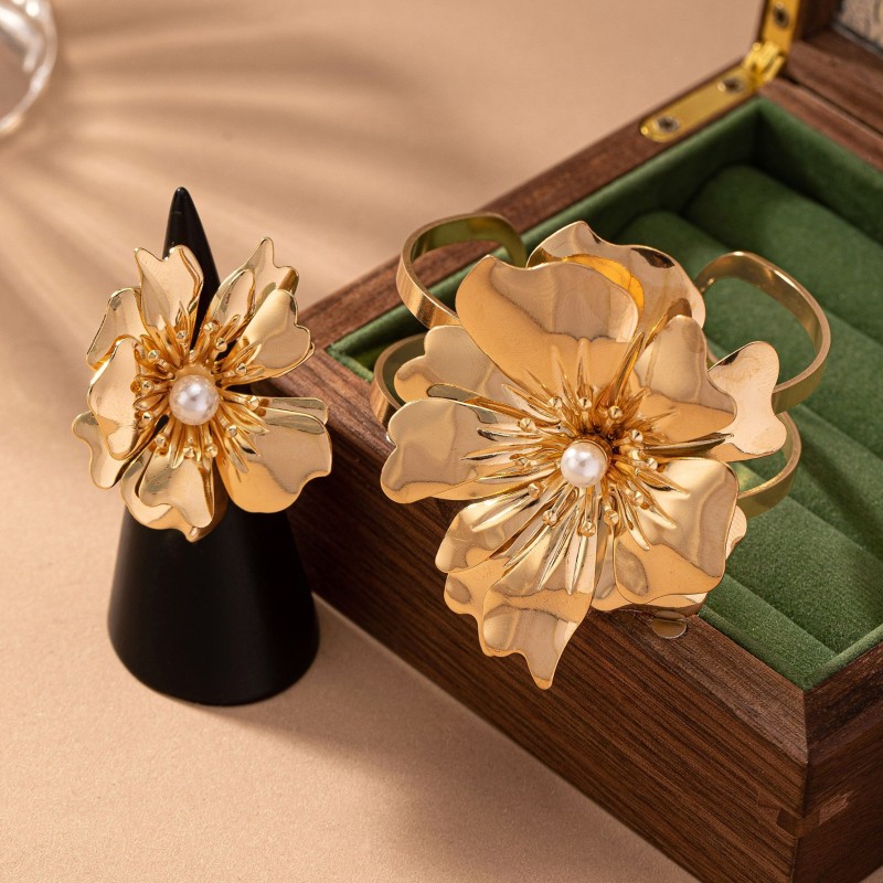 Flower Leaf Set Manufacturer - Fashion Alloy Metal Gold Color Flower Leaf Big Bracelet Party Wedding Open Adjustable