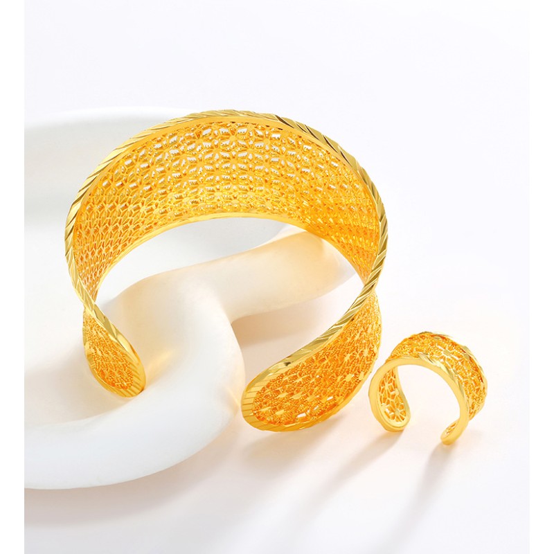 Hammer Texture Supplier - Fashion Luxury Hammer Texture Hollowed Out Bridal Ring Bangle Irregular Gold Ring Bangle Set