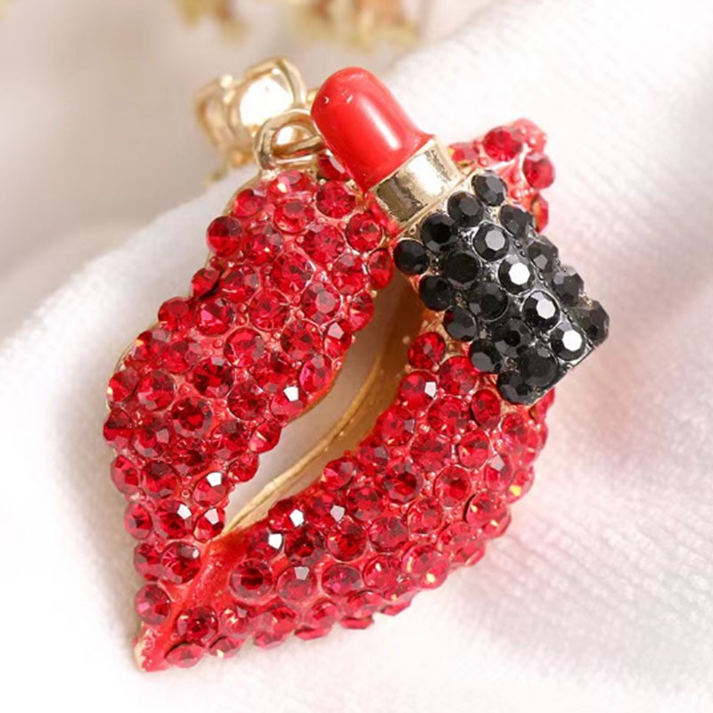 Lips Keychain Manufacturer - OEM Red Lips Diamond Women Fashion Bag Pendant