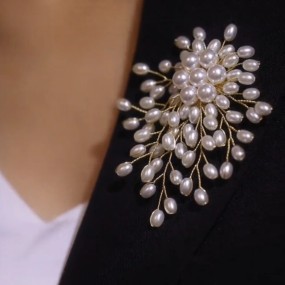 Pearl Brooch Manufacturer - OEM Handmade Silver Plated Clothing Accessories
