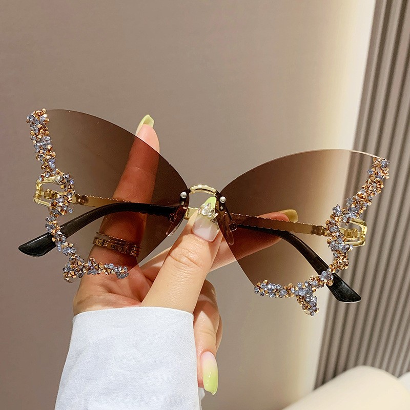 Crystal Sunglasses Manufacturer - OEM Butterfly Shape Diamond Outdoor Glasses