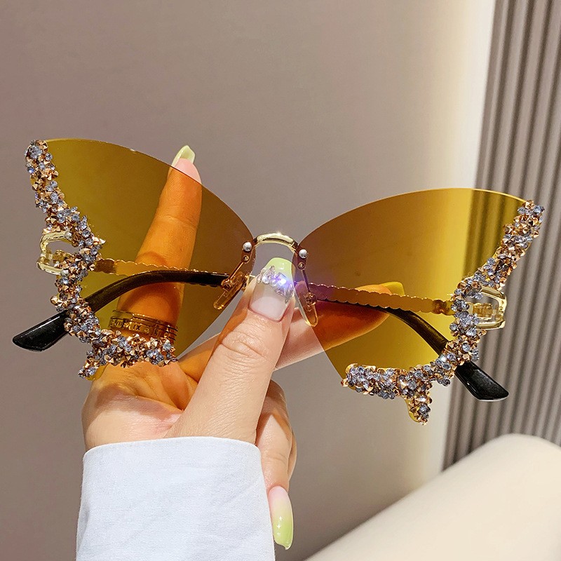 Crystal Sunglasses Manufacturer - OEM Butterfly Shape Diamond Outdoor Glasses
