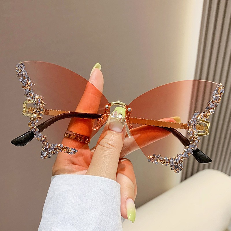 Crystal Sunglasses Manufacturer - OEM Butterfly Shape Diamond Outdoor Glasses