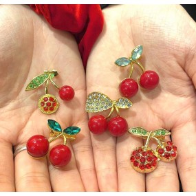 Cherry Brooch Manufacturer - OEM Diamond Drop Oil Corsage Pin for Wedding