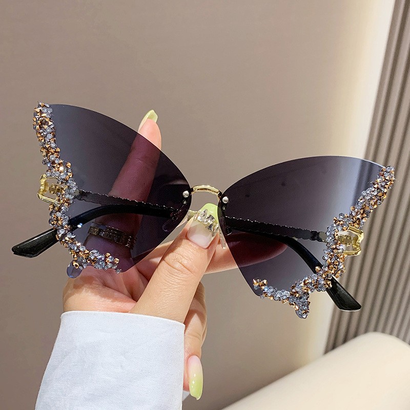Crystal Sunglasses Manufacturer - OEM Butterfly Shape Diamond Outdoor Glasses