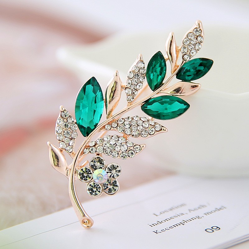 Leaf Brooch Factory - OEM Lovers Alloy Diamond Inlaid Suit Pin