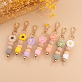 Keychain Factory - OEM Hand-made Silicone Beaded Daisy Pendant