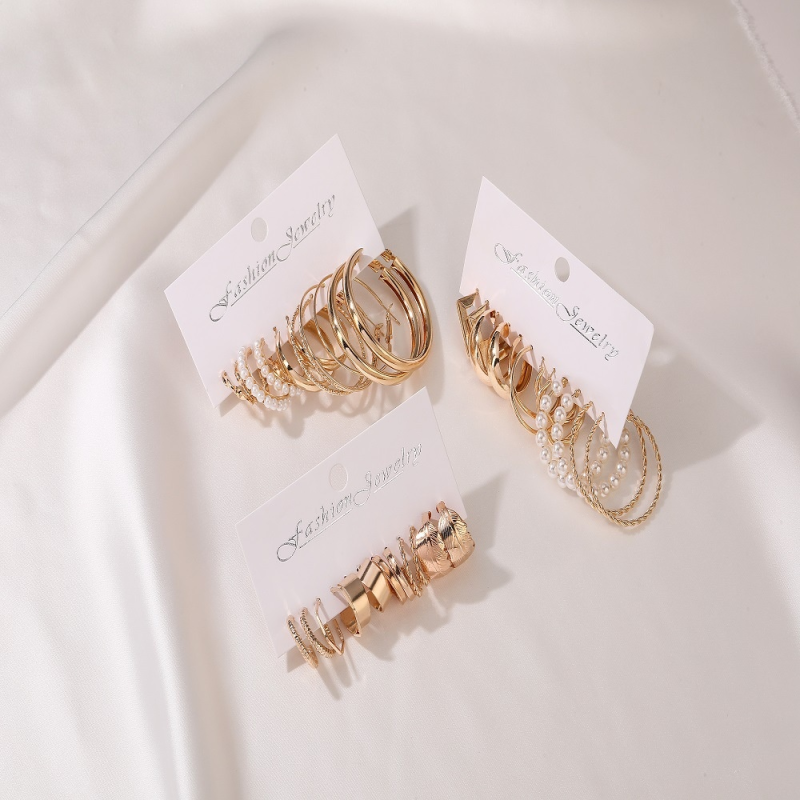 Stud Earrings Factory - Geometric Circle Embedded Diamonds