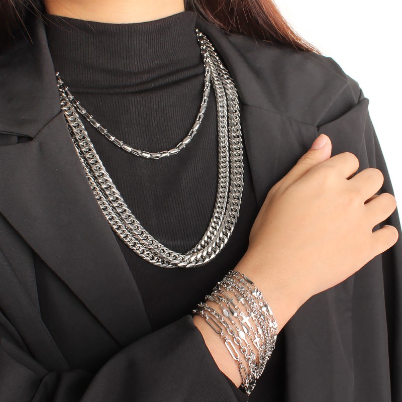 Sweater Chain Factory - Snowflake Pendant Christmas Jewelry