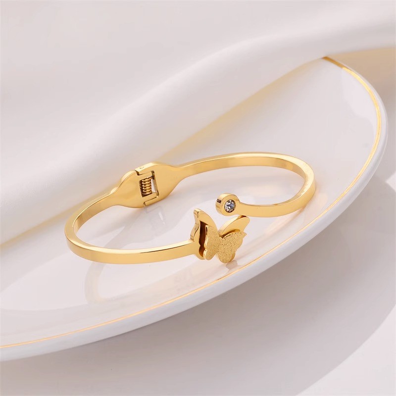 Jewelry Set Manufacturer - Hot Sale Frosted Butterfly Pendant Necklace Earrings Ring