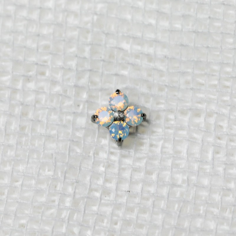 Titanium Jewelry Manufacturer - Colorful Zircon Round Lip Nail