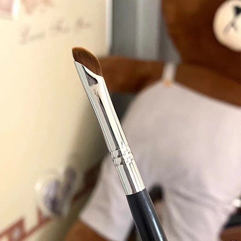 Makeup Pen Supplier - Sickle Shape Eyeliner Pen