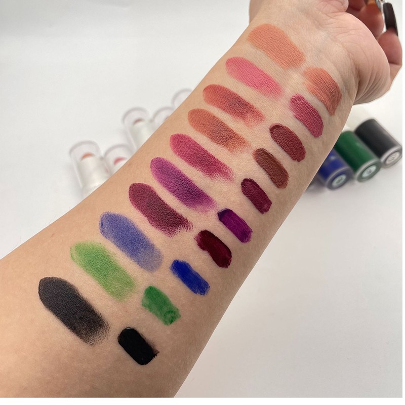 Lip Gloss Factory - Private Label Velvet Vegan Gloss