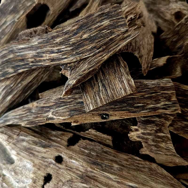 Agarwood Chips Manufacturer - Pure Natural Premium from China for Aromatic Fragrances Home Office