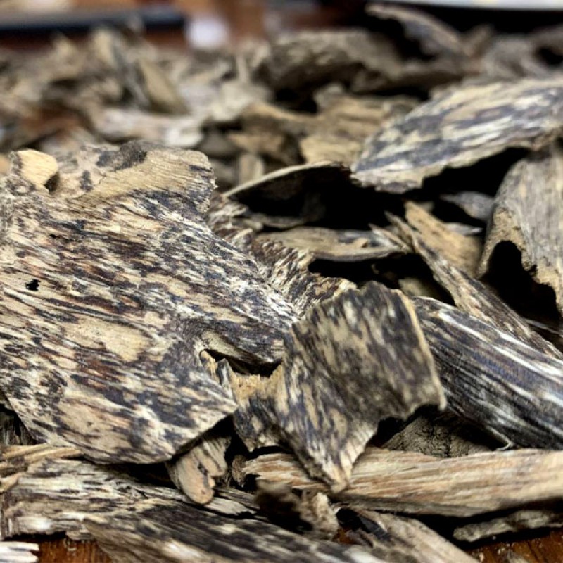 Ant Agarwood Chips Manufacturer - High Quality Arabian Al Bakhoor Wood Aromatic Warm for Home Wholesale