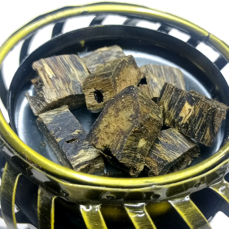 Agarwood Oud Wood Manufacturer - Natural Pure Aromatic Aroma with Frankincense Candy Scent