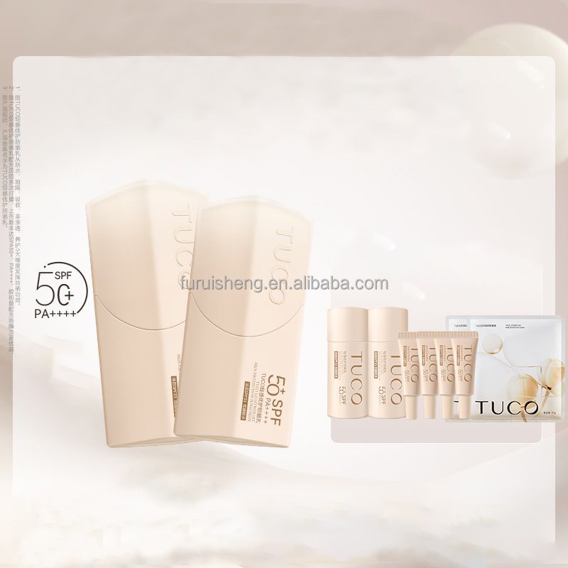 Sunscreen Cream Factory - Glow Vegan SPF 50 Oil Control Illuminating Shimmer Centella