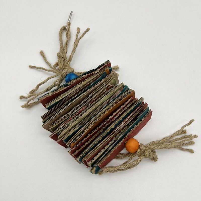 Chew Leaf Toys Manufacturer - Paper Hanging Strings