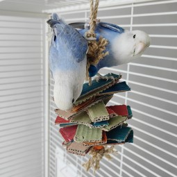 Chew Leaf Toys Manufacturer - Paper Hanging Strings