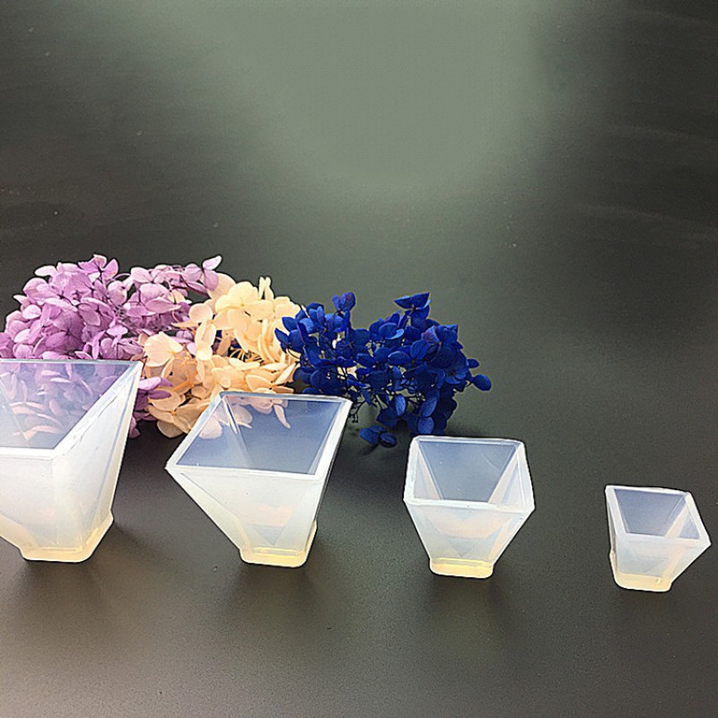 Pyramid Mold Manufacturer - Triangle Resin Epoxy