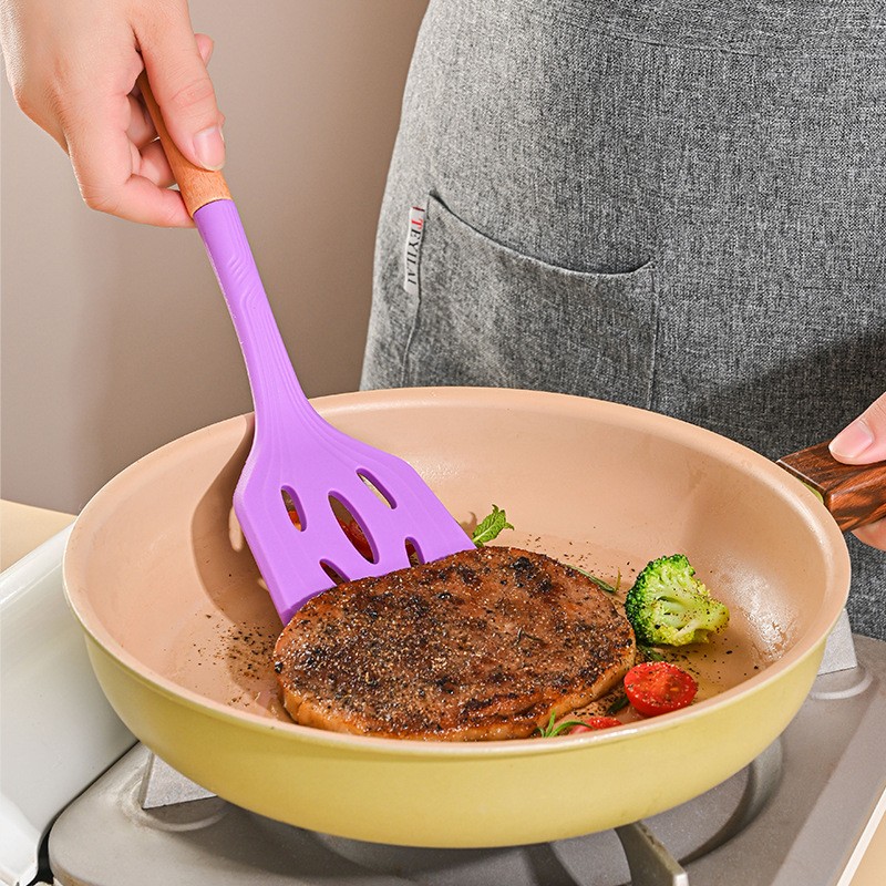 Kitchen Turner Supplier - Wooden Handle Non-Stick